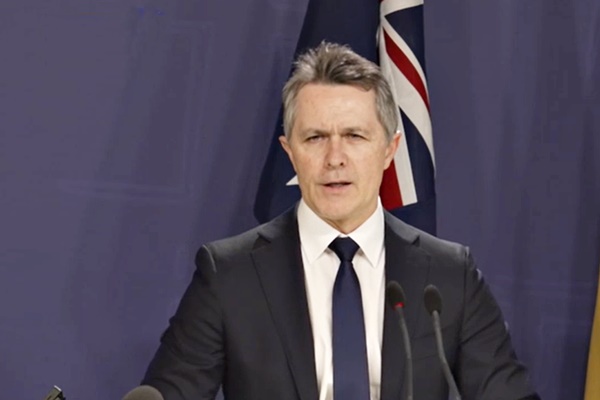 Australia restricts enrollment of international students