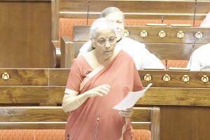 वित्त मंत्री निर्मला सीतारमन ने पीएम जनधन और बुनियादी बचत खातों के लिए न्यूनतम शेष राशि की अनिवार्यता को समाप्त किया