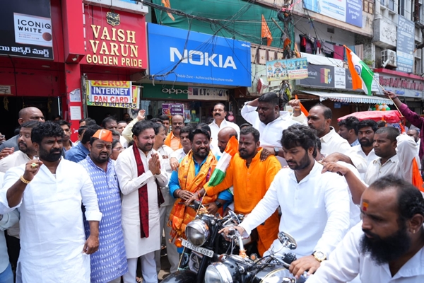तेलंगाना: केंद्रीय कोयला और खान मंत्री जी. किशन रेड्डी ने हैदराबाद में की तिरंगा यात्रा की शुरुआत