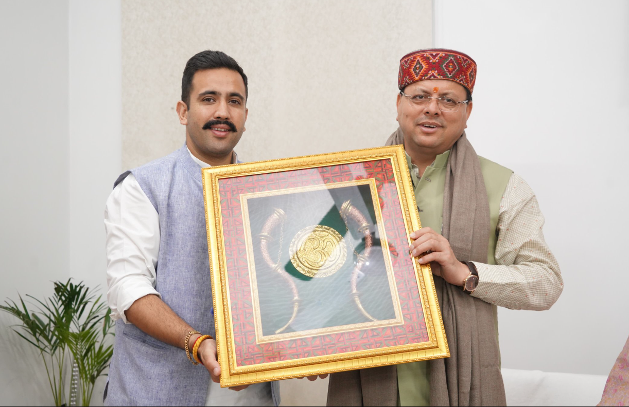 मुख्यमंत्री पुष्कर सिंह धामी से हिमाचल के कैबिनेट मंत्री विक्रमादित्य सिंह ने की भेंट