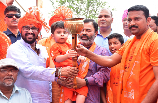 उच्च शिक्षा मंत्री योगेंद्र उपाध्याय ने आगरा से गरूड़ उड़ान यात्रा को राजगढ़ के लिए किया रवाना