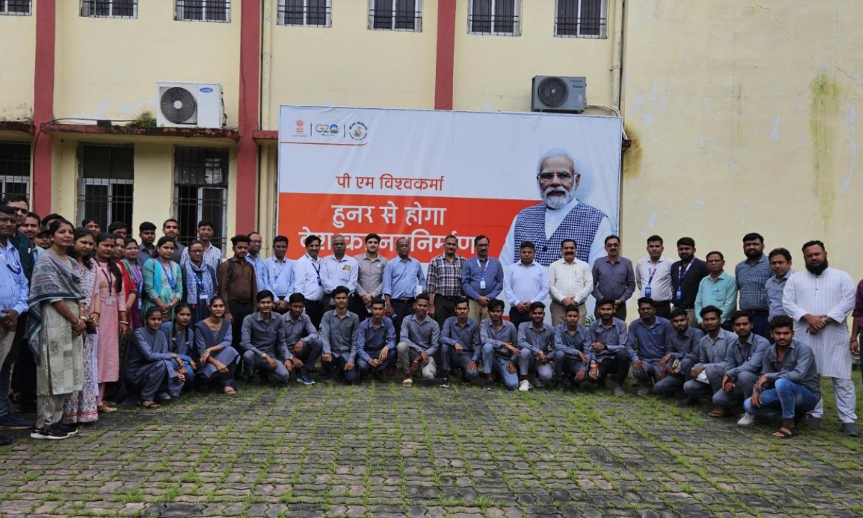प्रधानमंत्री विश्वकर्मा योजना के लाभार्थियों को उपलब्ध होने वाले ऋण सुविधाओं के बारे में जागरूक करने के उद्देश्य से कार्यशाला का आयोजन