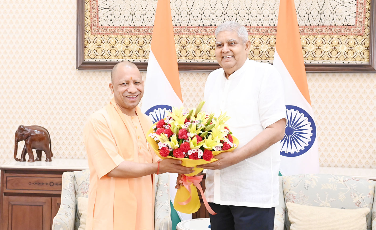 मुख्यमंत्री योगी आदित्यनाथ ने दिल्ली में उपराष्ट्रपति जगदीप धनखड़ से शिष्टाचार भेंट की