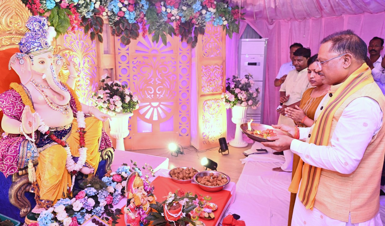 छत्तीसगढ़ सहित देशभर में आज गणेश चतुर्थी का पर्व श्रद्धा और उल्लास के साथ मनाया जा रहा है