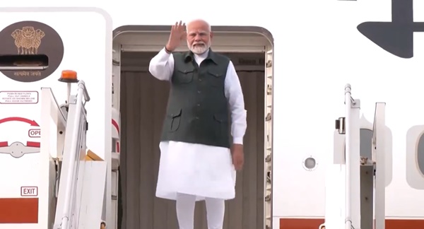 وزیراعظم نریندر مودی برونائی اور سنگاپور کے تین دن کے دورے پر روانہ ہو گئے ہیں۔