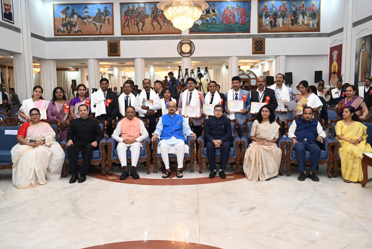 राजभवन में राज्य स्तरीय शिक्षक सम्मान समारोह का आयोजन
