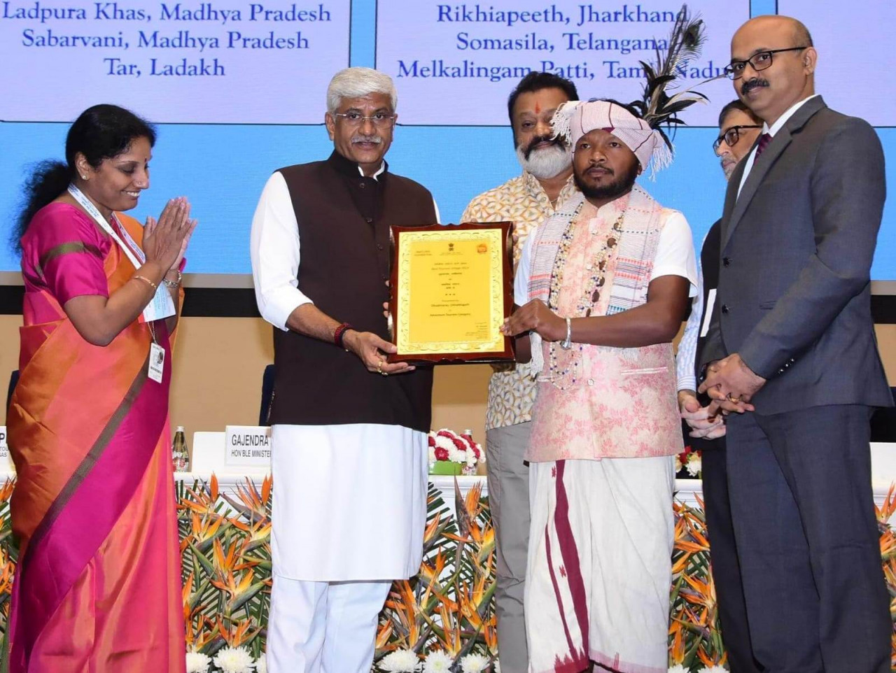 छत्तीसगढ़ को पर्यटन के क्षेत्र में बेहतर कार्य करने के लिए केन्द्र सरकार ने सम्मानित किया