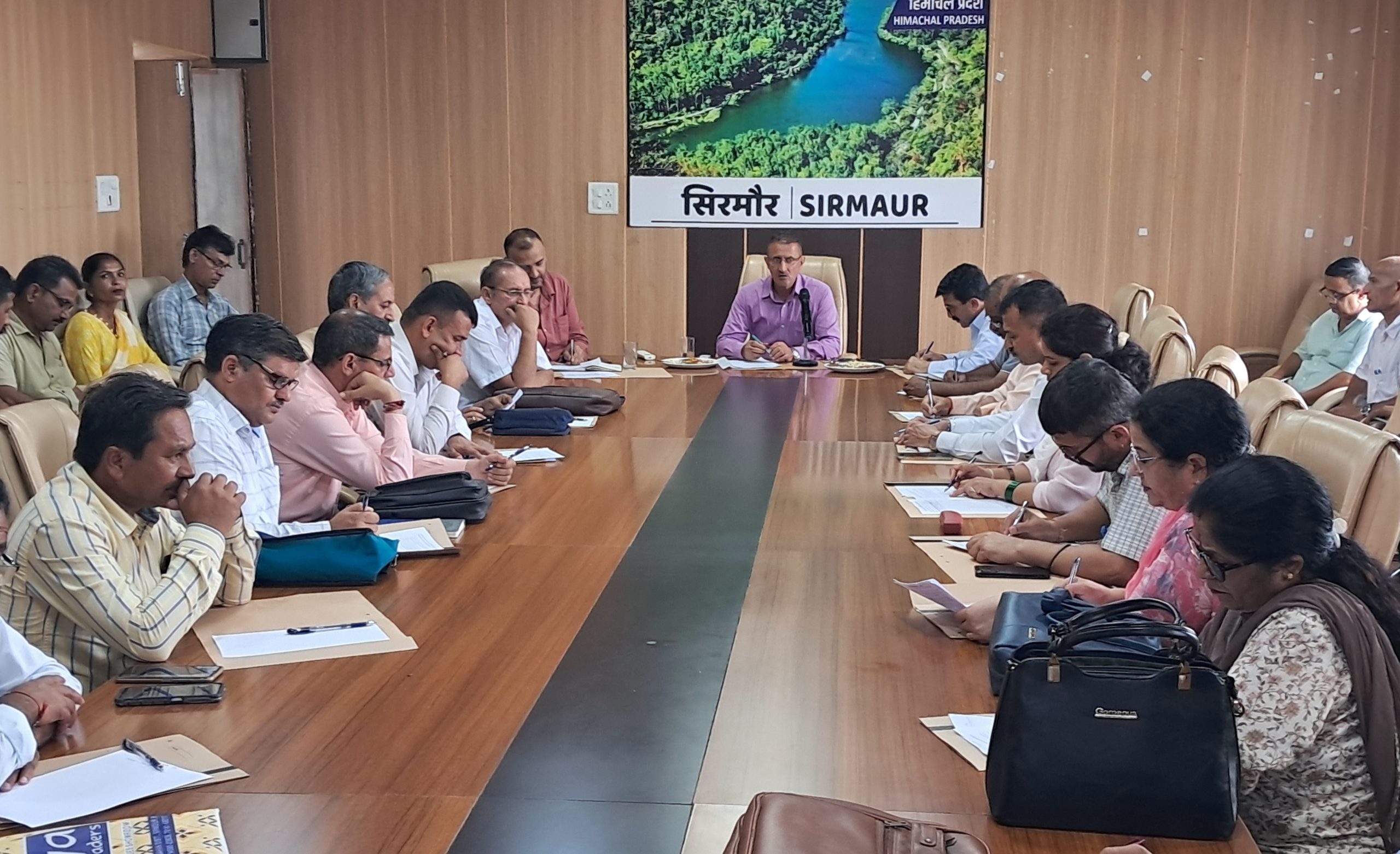 जिला प्रशिक्षण शिक्षा संस्थान द्वारा पीएम श्री योजना के कार्यान्वयन संबन्धी बैठक का आयोजन