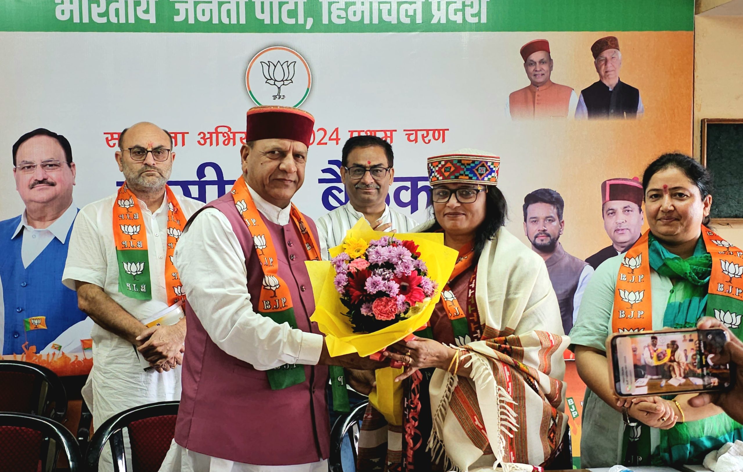 कृषि विश्वविद्यालय की भूमि को टूरिज्म के लिए विकसित करने की बात जनता के गले के नीचे नहीं उतर रही: डाॅ. राजीव बिन्दल