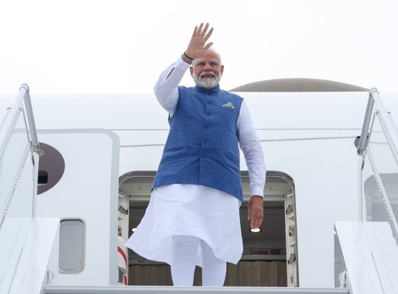 প্রধানমন্ত্রী নরেন্দ্র মোদী তিনদিনের সফরে আগামীকাল ব্রুনেই ও সিঙ্গাপুর যাচ্ছেন।