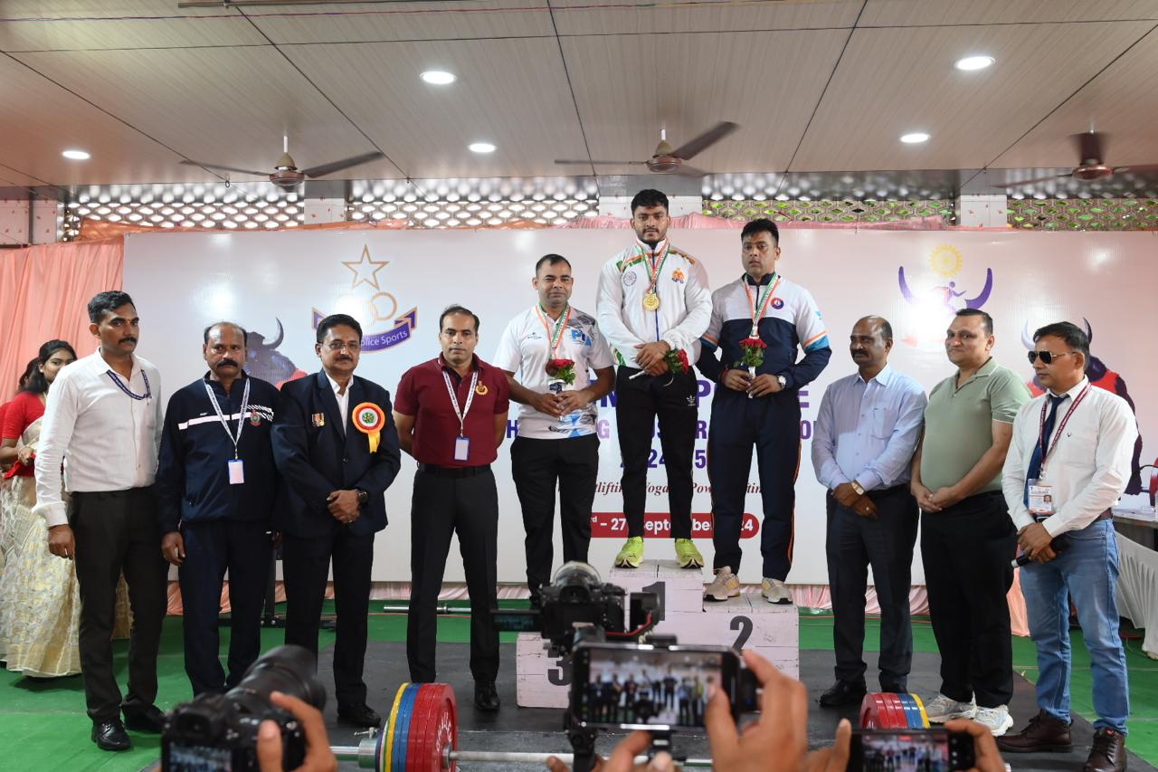 अखिल भारतीय पुलिस वेटलिफ्टिंग प्रतियोगिता में उत्तर प्रदेश पुलिस की टीम ने 3 स्वर्ण सहित कुल 16 मेडल जीते