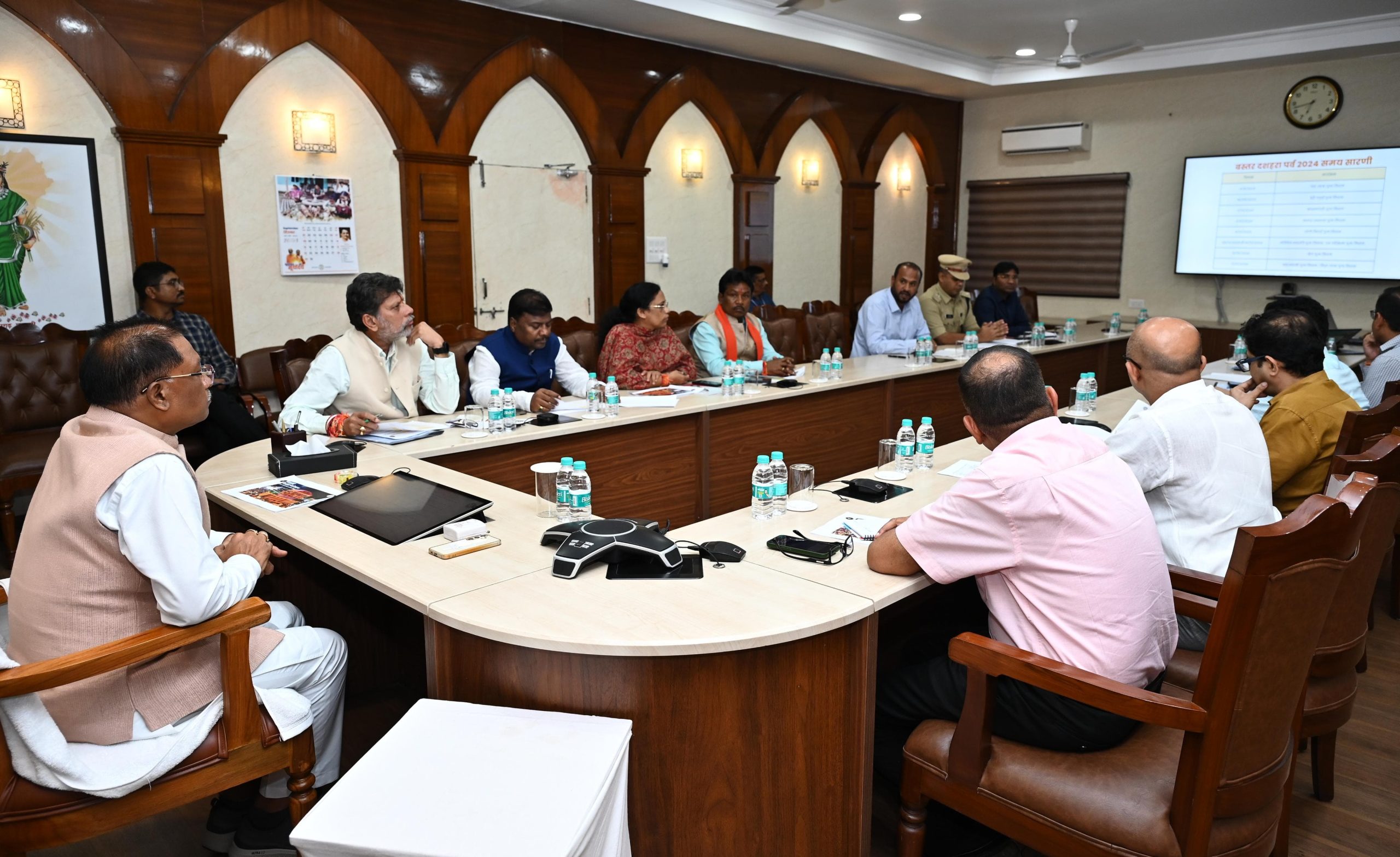 बस्तर दशहरा पर्व के आयोजन के संबंध में मुख्यमंत्री विष्णुदेव साय ने रायपुर में समीक्षा बैठक की
