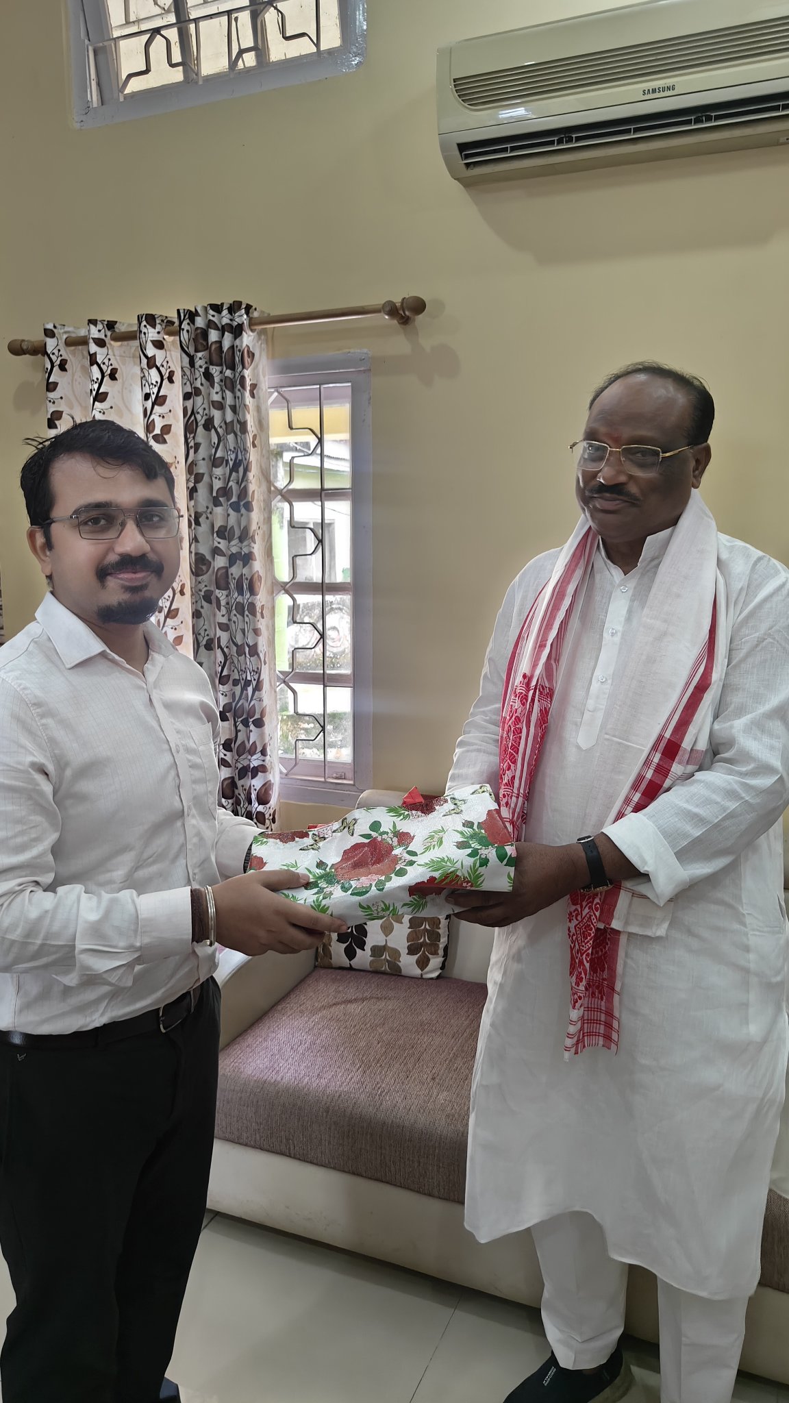 জনজাতীয় পৰিক্ৰমা বিভাগৰ ৰাজ্য মন্ত্ৰী দুর্গাদাস উইকেৰ তিনিচুকীয়া ভ্ৰমণ