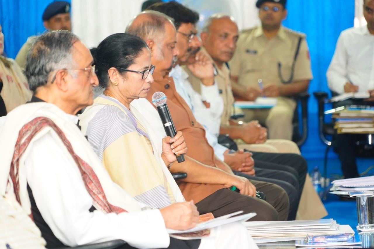 पश्चिम बंगाल सरकार ने कोलकाता दुष्‍कर्म और हत्या मामले में प्रदर्शनकारी डॉक्टरों की तीन मांगें स्वीकार कीं