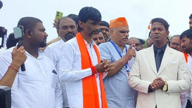 शिवरायांचा पुतळा कोसळल्याच्या घटनेचं राजकारण करणं दुर्दैवी – मनोज जरांगे