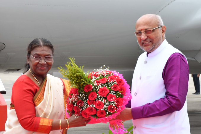 राष्ट्रपती द्रौपदी मुर्मू यांचं तीन दिवसांच्या महाराष्ट्र दौऱ्यावर आगमन
