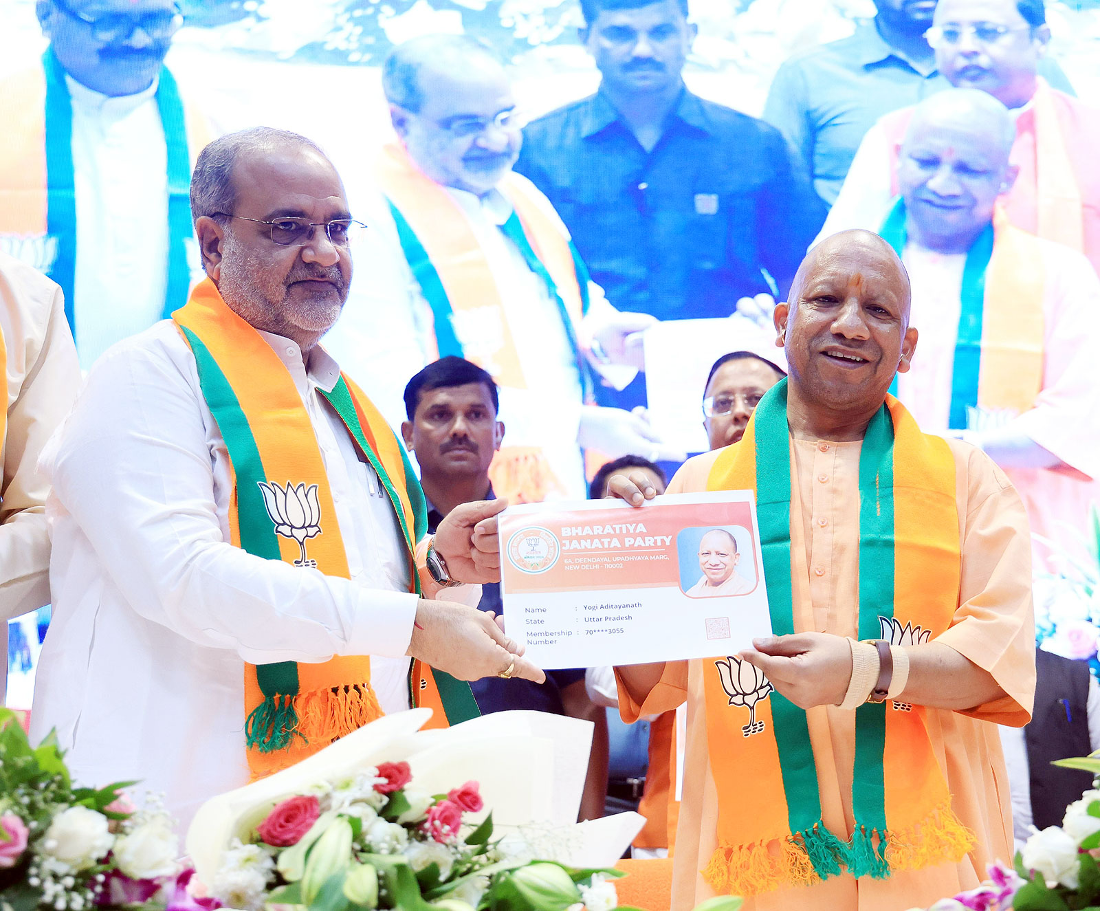 मुख्यमंत्री योगी आदित्यनाथ ने लखनऊ में भाजपा के सदस्यता अभियान में शिरकत की