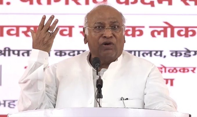 महाविकास आघाडी राज्यात मजबूत असल्याचं काँग्रेसचे अध्यक्ष मल्लिकार्जुन खरगे यांचं स्पष्टीकरण