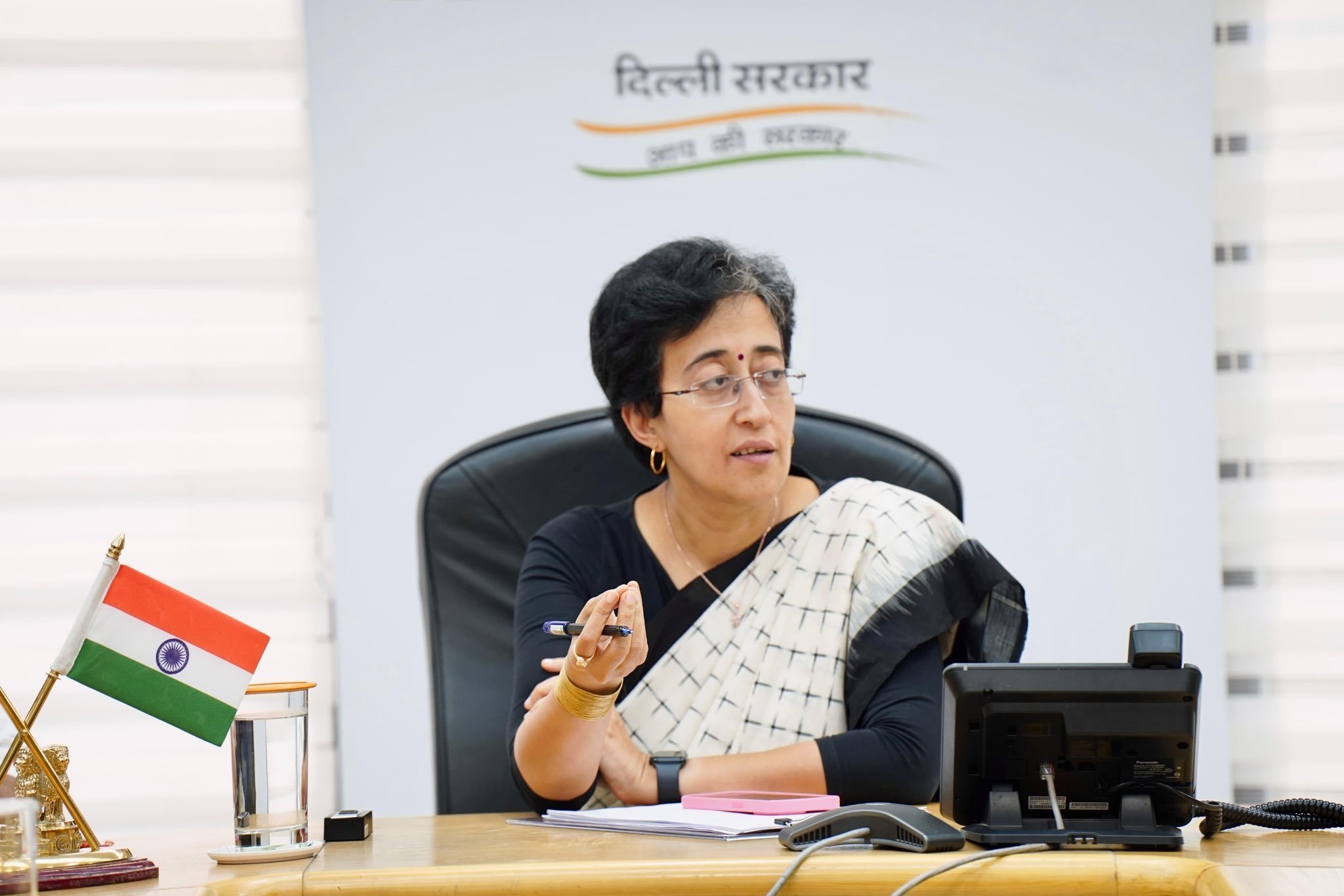 आम आदमी पार्टी की वरिष्ठ नेता आतिशी आज दिल्ली के मुख्यमंत्री पद की शपथ लेंगी