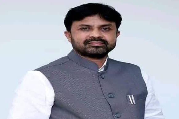 अतिवृष्टीमुळे नुकसानपोटी परभणी जिल्ह्याला जास्तीत जास्त मदत मिळेल – पालकमंत्री संजय बनसोडे