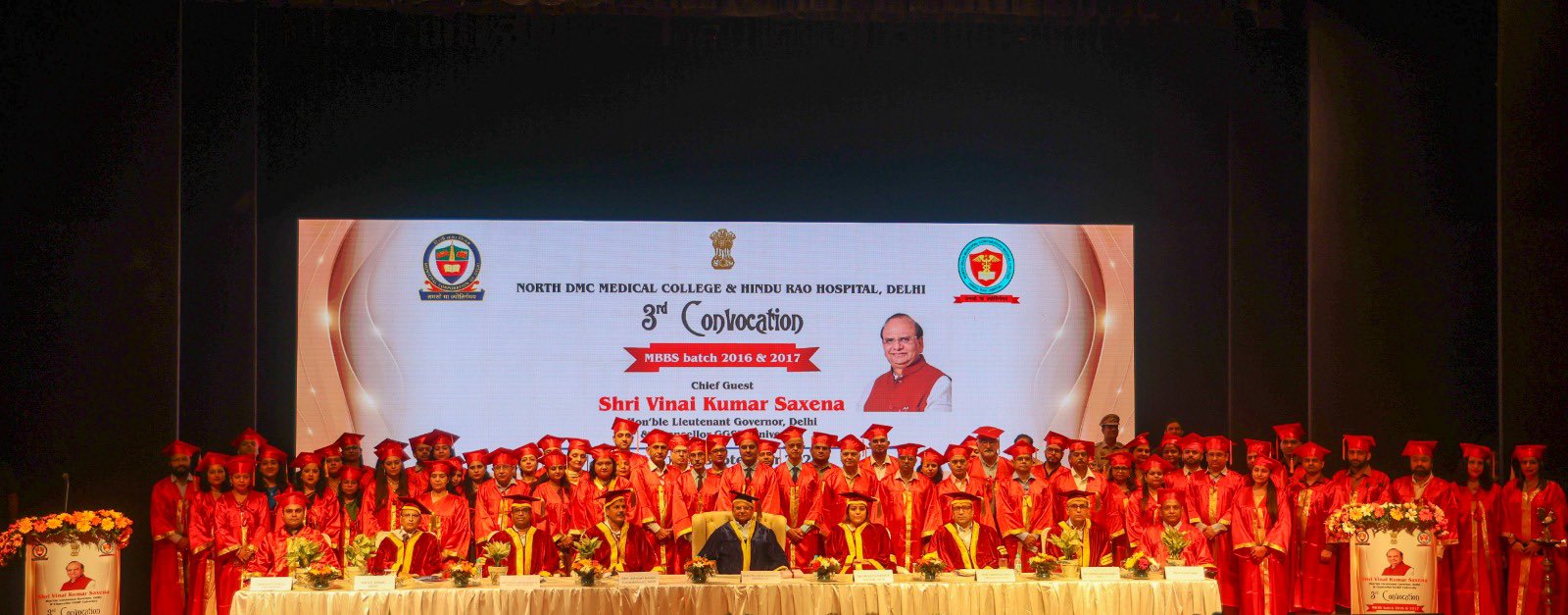 दिल्‍ली के उपराज्‍यपाल विनय कुमार सक्‍सेना ने एमसीडी मेडिकल कॉलेज और हिंदू राव अस्पताल के दीक्षांत समारोह में छात्रों को सम्‍मानित किया