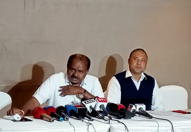 केंद्र सरकार 70 हजार इलेक्ट्रॉनिक वाहन चार्जिंग स्टेशनों के लिए 2 हजार करोड़ रुपये का निवेश करेगी: मंत्री एच.डी. कुमारस्वामी