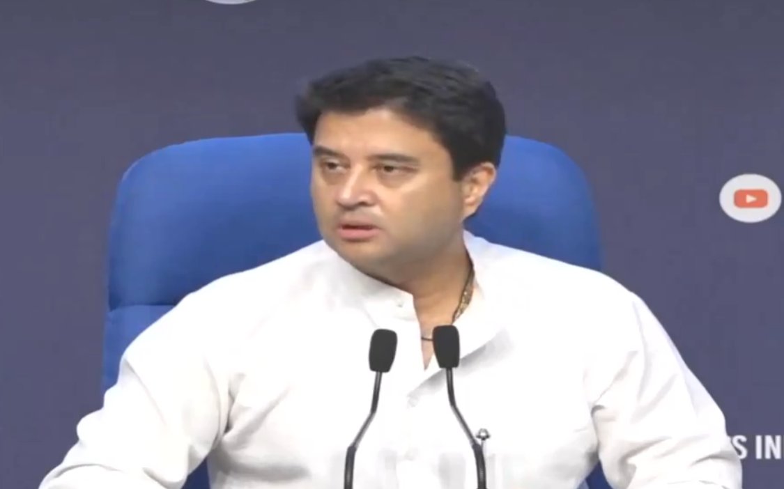 सरकार ने अगले वर्ष के मध्य तक 1 लाख फोर-जी मोबाइल टावर लगाने का लक्ष्य रखा है: केंद्रीय मंत्री ज्योतिरादित्य सिंधिया