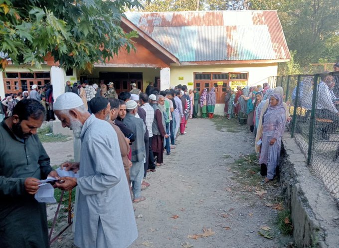 जम्मू-काश्मीर विधानसभेच्या दुसऱ्या टप्प्यातल्या निवडणुकीच्या प्रचाराची सांगता