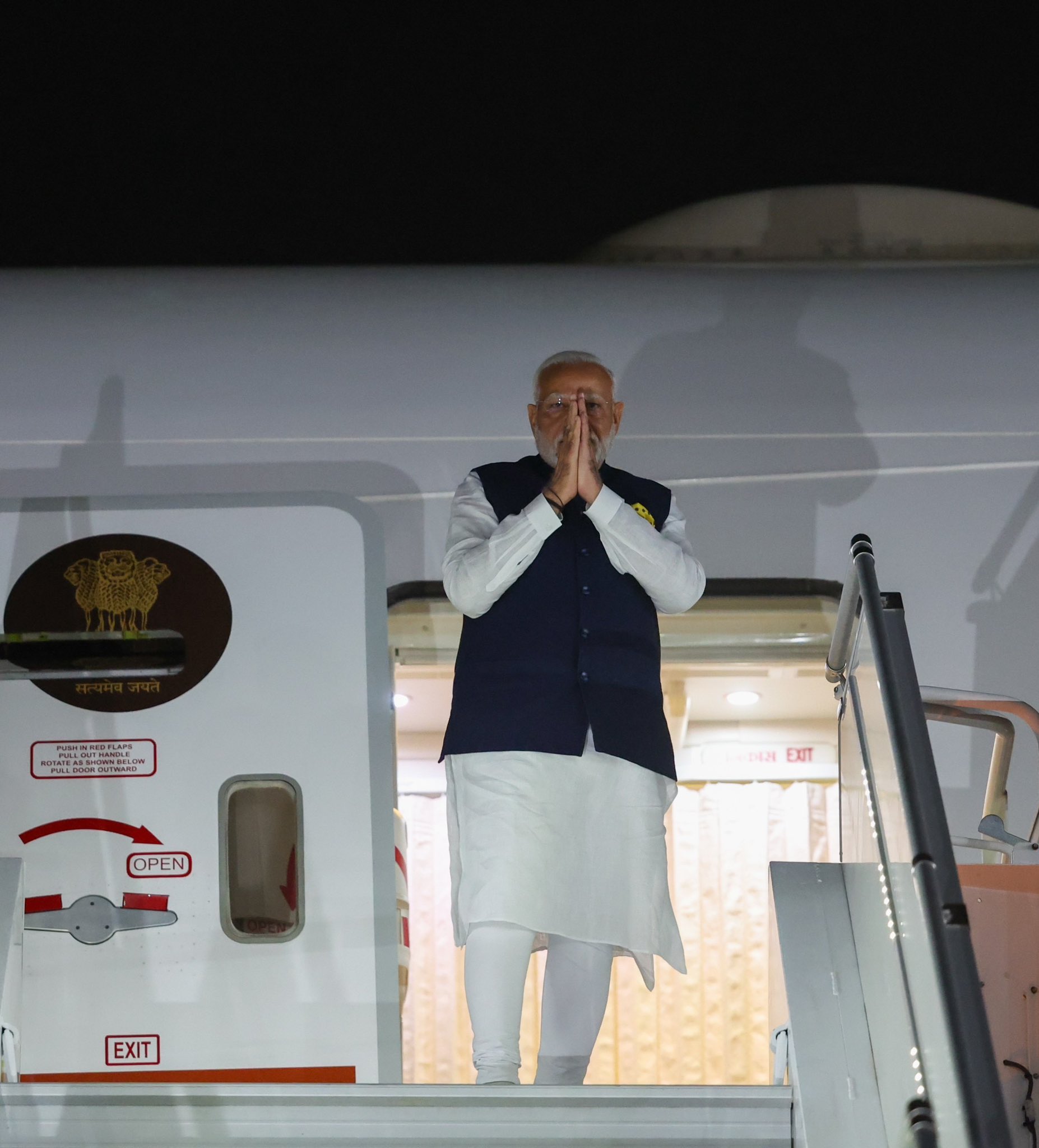 प्रधानमंत्री नरेंद्र मोदी अमरीका की तीन दिवसीय यात्रा के बाद स्वदेश के लिए रवाना हुए