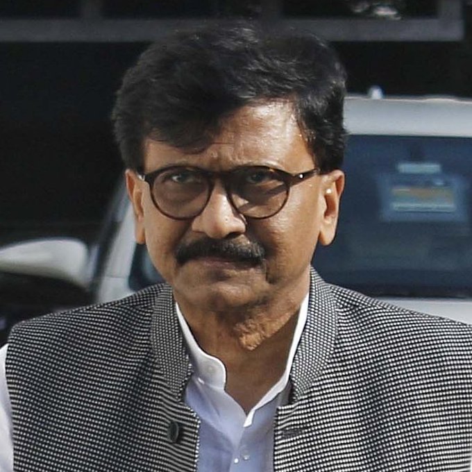 भाजपा नेता और पूर्व सांसद किरीट सोमैया और उनकी पत्नी मेधा सोमैया को बदनाम करने के आरोप में शिवसेना (यू.बी.टी.) सांसद संजय राउत को 15 दिन की जेल