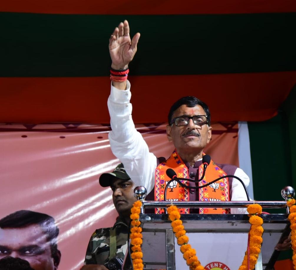 रक्षा राज्य मंत्री संजय सेठ ने झारखंड सरकार पर विकास विरोधी होने का आरोप लगाया