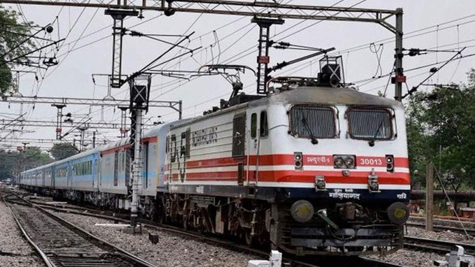 आगामी त्योहारों को देखते हुए भारतीय रेलवे 1 अक्टूबर से विशेष ट्रेनों का संचालन करेगा 