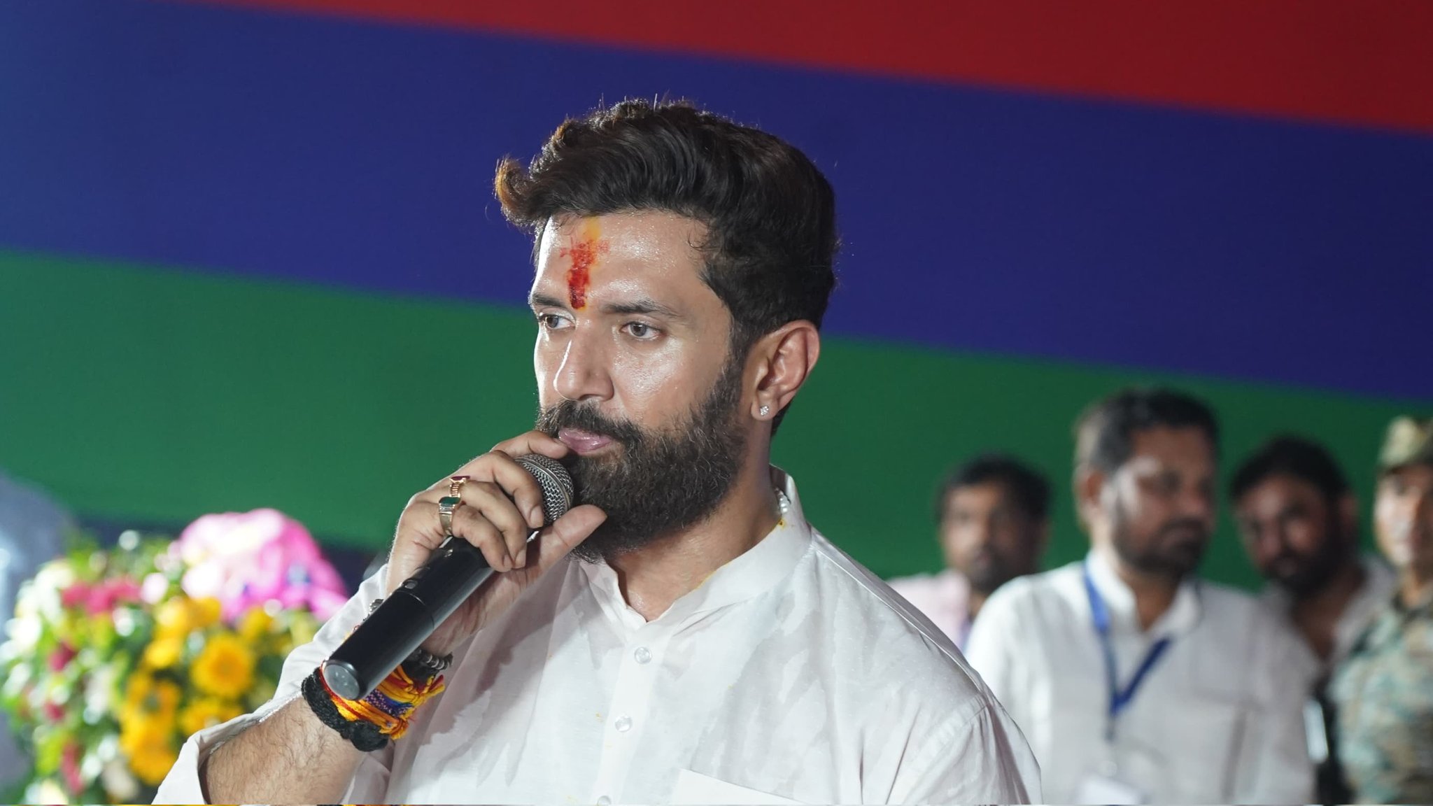 केंद्रीय मंत्री चिराग पासवान ने झारखंड के धनबाद में जन आक्रोश रैली को संबोधित किया