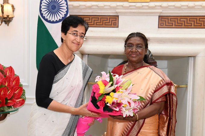 दिल्‍ली की मुख्‍यमंत्री आतिशी ने राष्‍ट्रपति द्रौपदी मुर्मु से राष्‍ट्रपति भवन में मुलाकात की