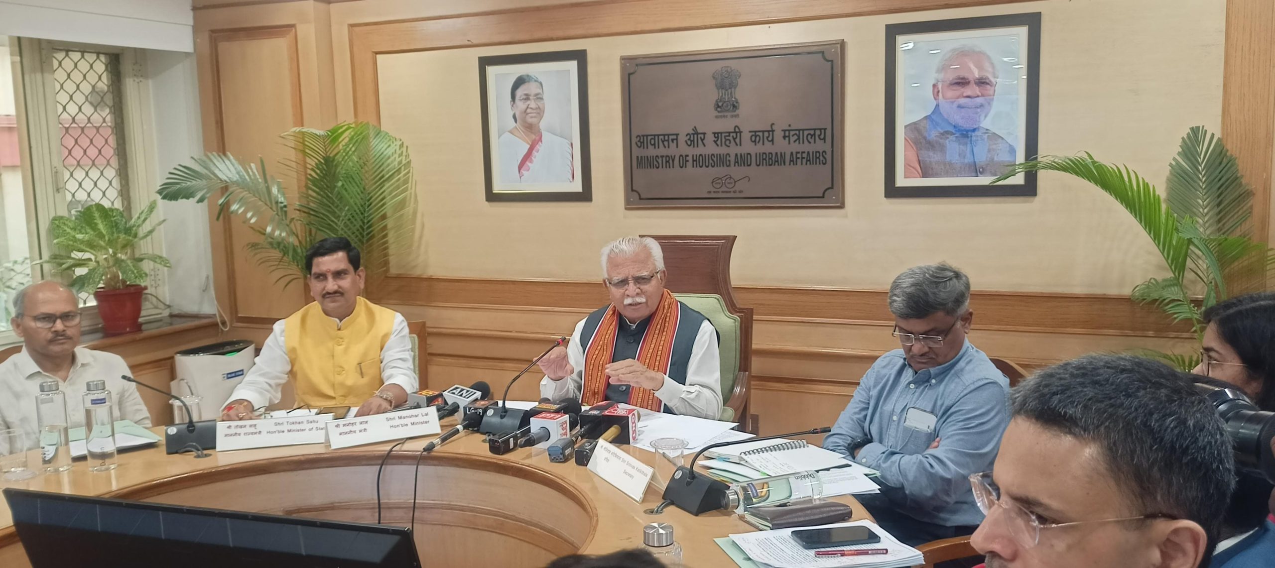 सरकार ने पहले 100 दिनों में प्रधानमंत्री शहरी आवास योजना के दूसरे चरण को मंजूरी दीः मनोहर लाल