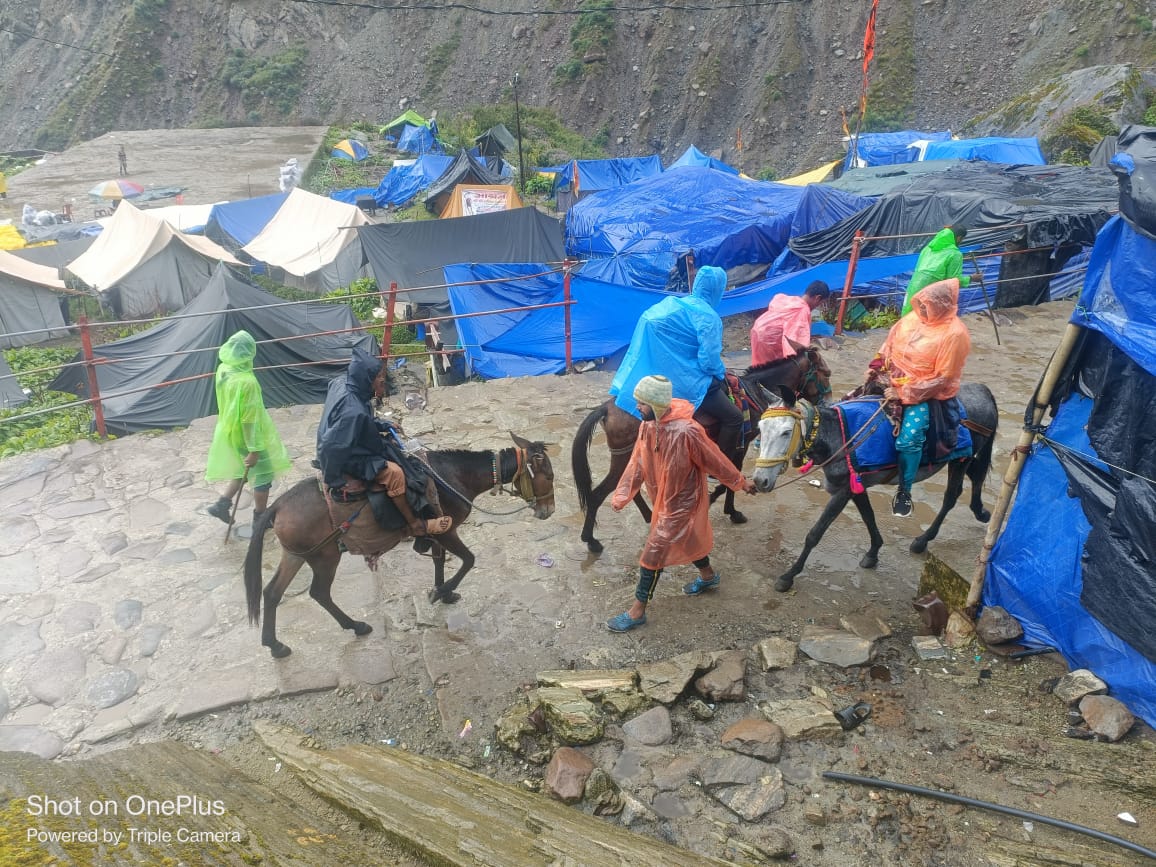 केदारघाटी में बारिश कम होने बाद श्री केदारनाथ धाम यात्रा पटरी पर लौटने लगी