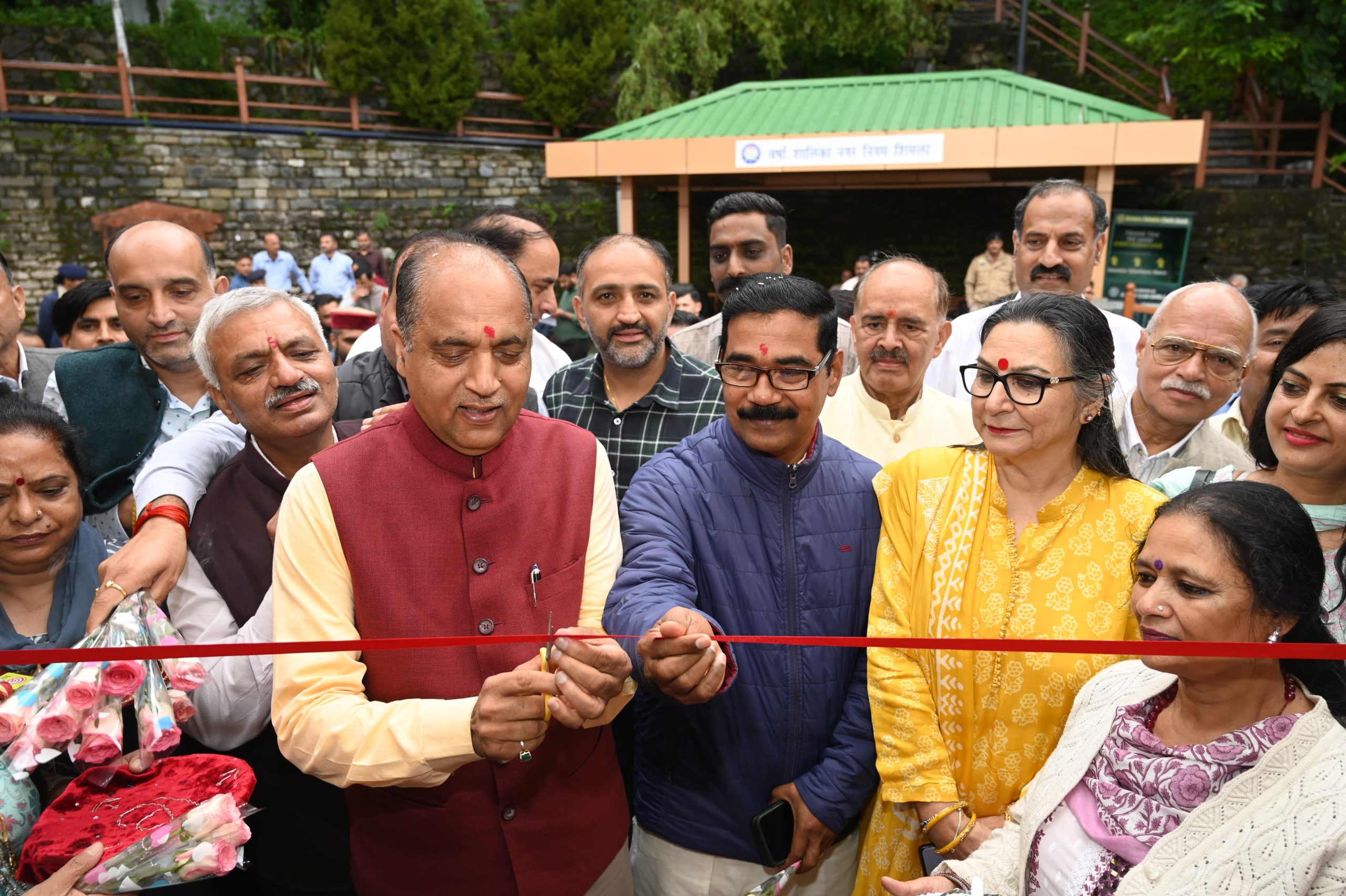 प्रधानमंत्री के जन्मदिन के अवसर पर माल रोड पर आयोजित की गयी प्रदर्शनी