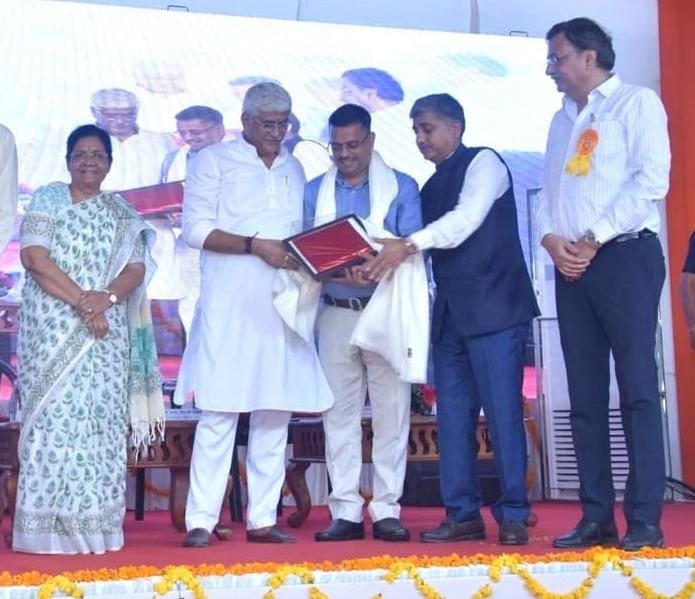 पंडित दीन दयाल उपाध्याय पर किए शोध के लिए डॉ. आकाशदीप जरयाल को किया गया सम्मानित