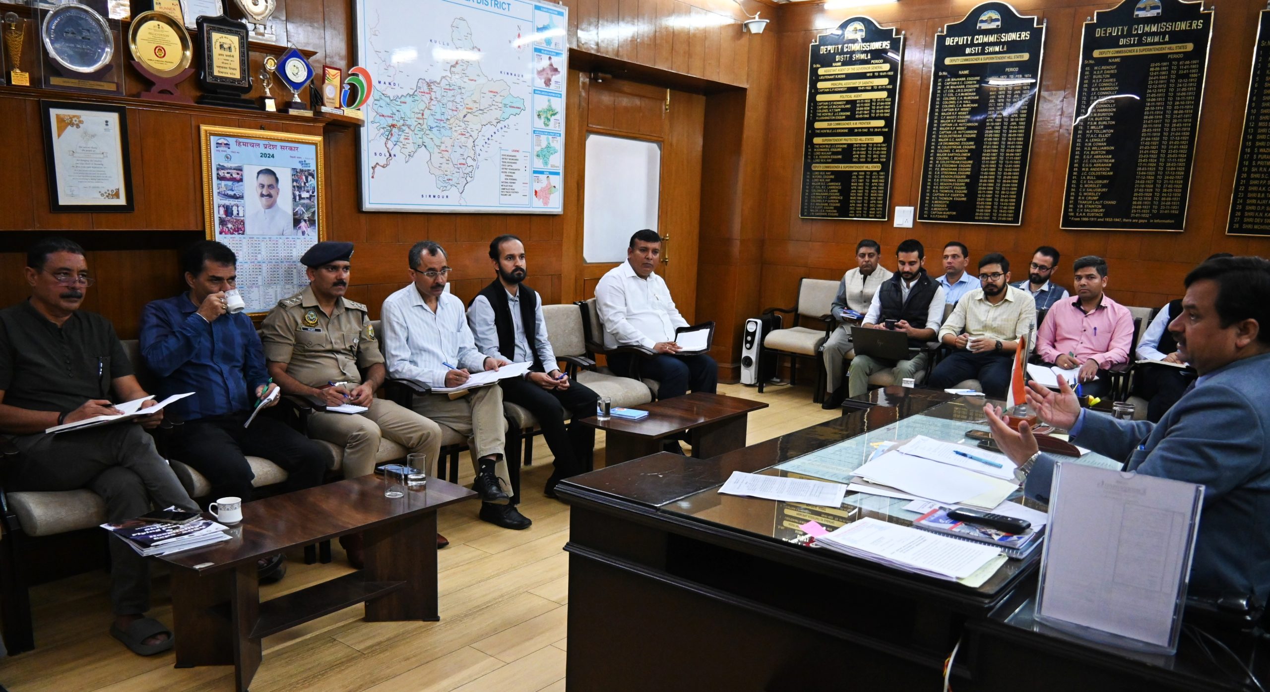 शिमला फ्लाइंग फेस्टिवल एंड हॉस्पिटैलिटी एक्सपो के दूसरे चरण की तैयारियों को लेकर हुई बैठक