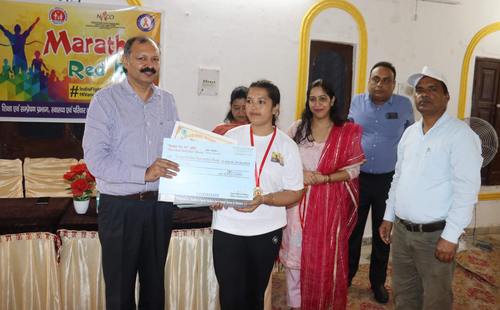नाहन में आयोजित मैराथन के विजेताओं को मिले नकद पुरस्कार