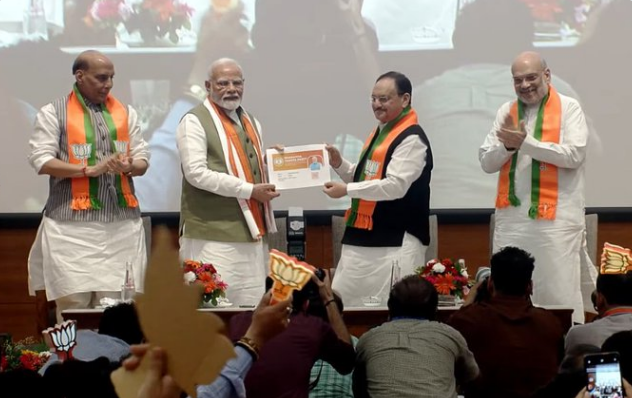 भाजपाच्या मुख्यालयातून भाजपा सदस्य मोहिमेला सुरुवात