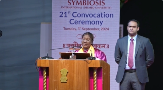 विद्यार्थीनींसाठी सुरक्षित वातावरण निर्माण करण्याचं राष्ट्रपती द्रौपदी मुर्मू यांचं आवाहन