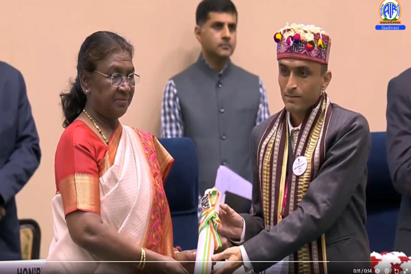 President Murmu calls  to adopt a global mindset  and world-class skills; confers National Awards on 82 teachers