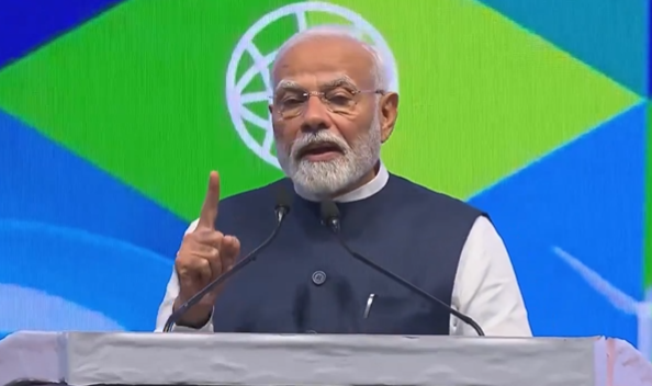 प्रधानमंत्री नरेंद्र मोदी ने चौथे वैश्विक नवीकरणीय ऊर्जा निवेशक सम्मेलन और प्रदर्शनी का उद्घाटन किया