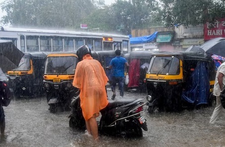 महाराष्ट्रात मुंबई, ठाण्यासह राज्यभरात पावसाचं थैमान
