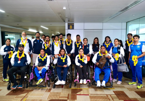 पैरालिंपिक्‍स खेलों में शानदार प्रदर्शन करके लौटे खिलाड़ियों का इंदिरा गांधी अंतर्राष्ट्रीय हवाई अड्डे पर भव्‍य स्‍वागत किया गया