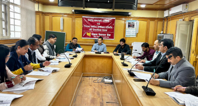 आयुक्त विजय कुमार ने जिला स्तरीय समीक्षा एवं समन्वय समिति का आयोजन किया 