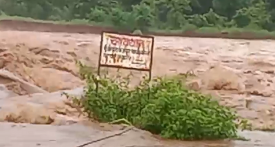 छत्तीसगढ़ के बस्तर संभाग में बीते दो दिनों से हो रही बारिश से आम जनजीवन अस्त-व्यस्त हो गया