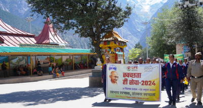 जनजातीय जिला किन्नौर में सहायक आयुक्त विजय कुमार ने स्वच्छता अभियान के तहत आयोजित रैली को हरी झंडी दिखाकर रवाना किया