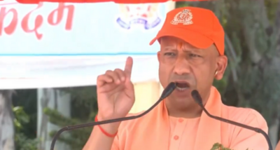 मुख्यमंत्री योगी आदित्यनाथ ने मुरादाबाद की डॉ. भीमराव आंबेडकर पुलिस अकादमी में पुलिस उपाधीक्षकों के दीक्षांत समारोह को संबोधित किया
